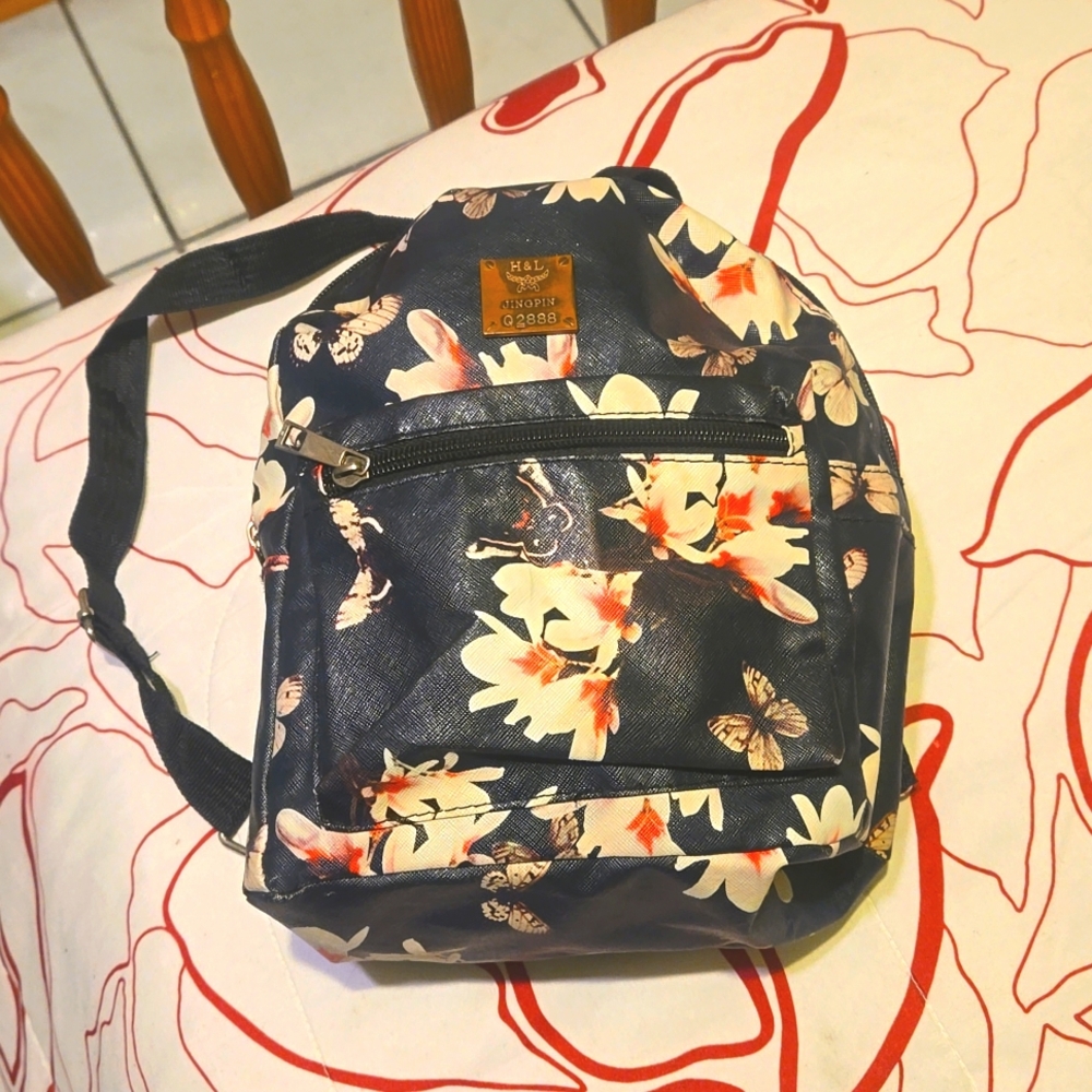 H&L Mini Backpack floral pattern front pocket zippered adjustable casual & chic